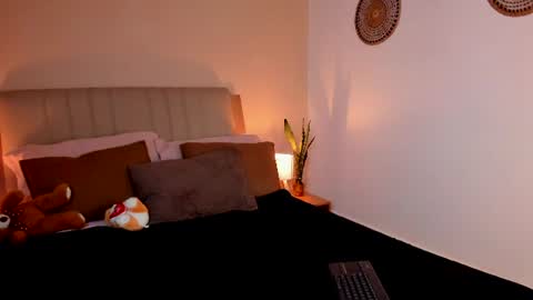 vanessa_foxyy online show from June 20, 9:40 pm
