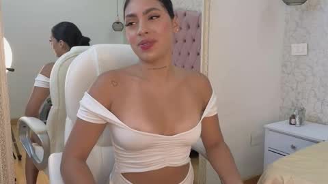 Snapshot of vanessa_rain_ chatting on October 16, 8:22 pm Vanessa online show from October 16, 8:22 pm