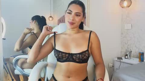 Snapshot of vanessa_rain_ chatting on October 3, 8:58 pm Vanessa online show from October 3, 8:58 pm