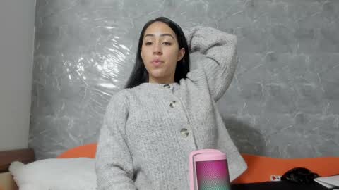 vanessaadol online show from January 24, 9:39 am