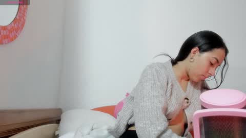 vanessaadol online show from January 4, 10:27 am