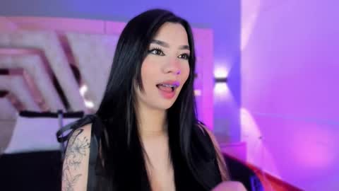 vanessaduval online show from February 18, 4:00 am