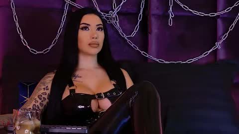 Miss Vanessa online show from February 5, 9:29 pm