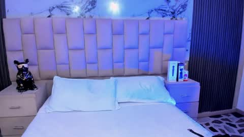 vanessascott_ online show from June 10, 6:01 am