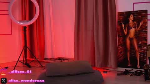 Vanessa Simon online show from February 3, 6:51 am