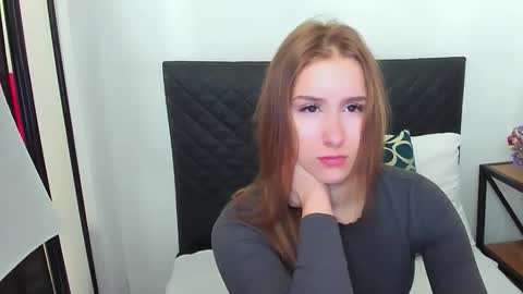 VanessaTrue online show from March 24, 8:20 am