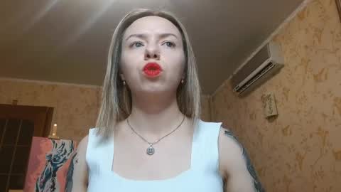 VanillaMuffin online show from April 25, 12:19 pm