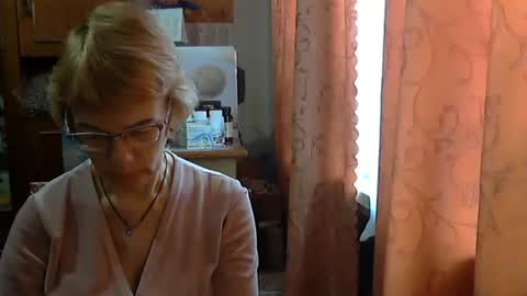 Vanillaxcreamy online show from February 17, 11:13 am