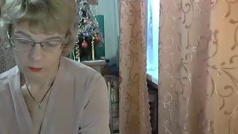 Vanillaxcreamy online show from December 21, 7:56 am