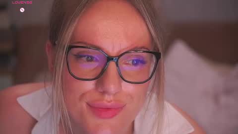 Sophie online show from July 2, 3:23 am