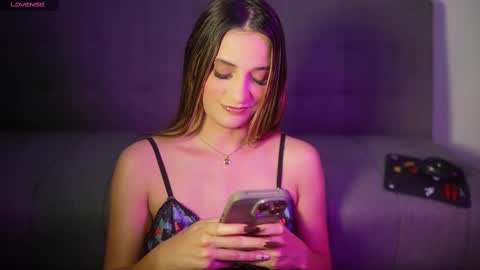 Snapshot of vaniluu9 chatting on February 21, 10:37 pm Vanilu online show from February 21, 10:37 pm