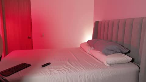 Elizabeth online show from April 22, 11:24 pm