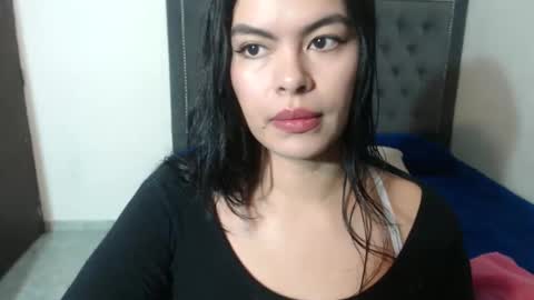 Snapshot of vannsexporn chatting on December 18, 8:36 pm Vannesa online show from December 18, 8:36 pm