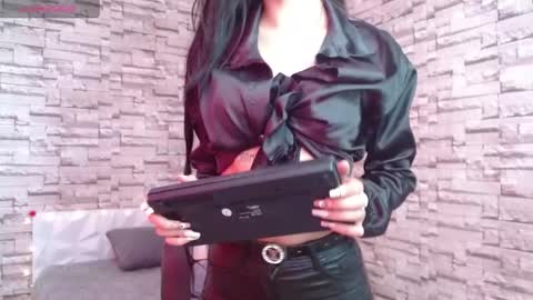 Snapshot of vanse_lust chatting on March 7, 6:22 pm Karuna online show from March 7, 6:22 pm