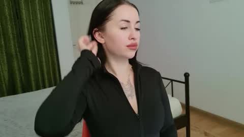 vaolietkat online show from November 21, 8:27 am