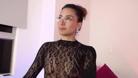 Snapshot of varenka_ivanova22 chatting on September 16, 7:27 am varenka_ivanova22 online show from September 16, 7:27 am
