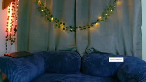 Vayolett online show from November 20, 4:02 am