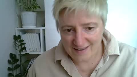 vea_motty online show from April 23, 9:06 am