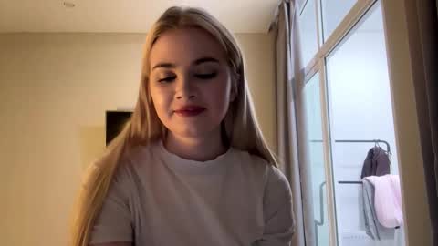 Monika online show from February 13, 2:08 pm