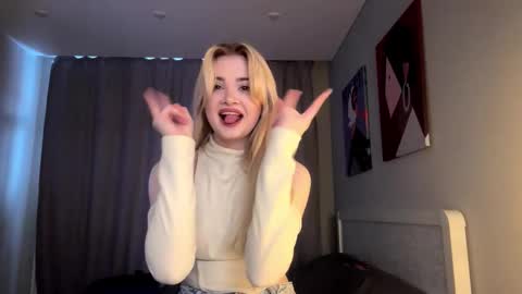 Monika online show from March 13, 1:12 pm