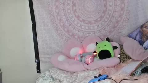 Veronica Lehane online show from February 14, 5:25 pm