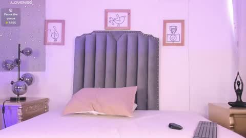   online show from April 28, 11:47 am