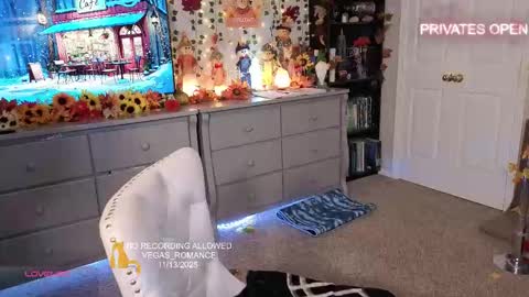 vegas_romance online show from November 15, 6:36 am