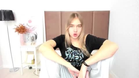 Snapshot of vel1ka chatting on October 17, 9:34 am Barbara online show from October 17, 9:34 am