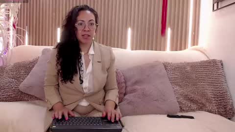 Emma Curly online show from May 22, 12:36 pm