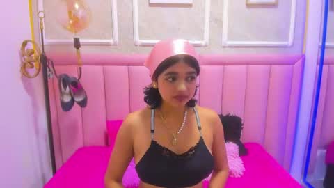 velvet_giirll online show from July 6, 3:03 pm