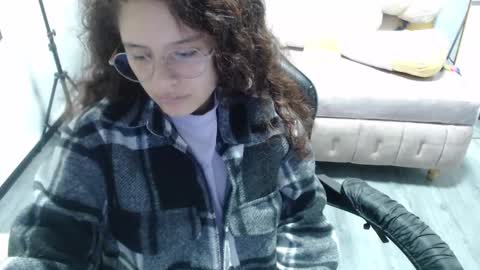 velvet_moon_v online show from November 14, 2:28 pm