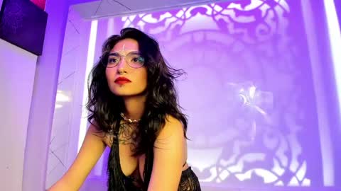 velvet  mystic online show from May 5, 2:36 am