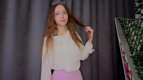 Polly online show from October 16, 8:33 pm