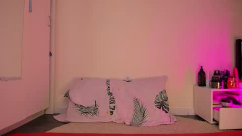 Snapshot of velvetanna1 chatting on February 14, 3:26 pm Hey there Im Anna online show from February 14, 3:26 pm