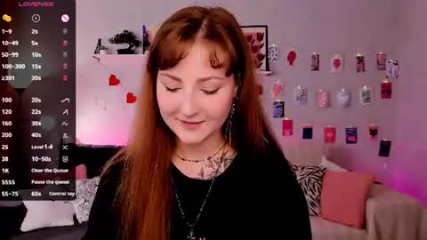 Mia online show from July 22, 8:48 am