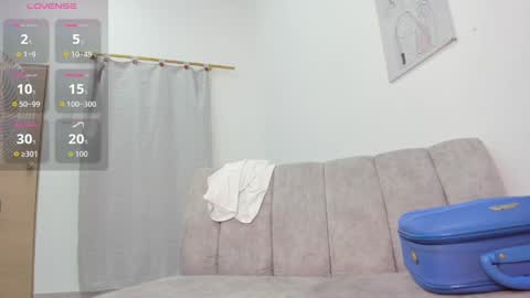 Velvetluna online show from April 25, 4:15 pm