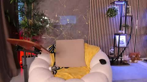 Velvet online show from April 25, 4:04 am