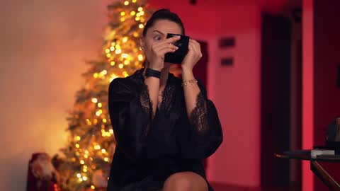 Snapshot of velvettangel chatting on December 18, 10:40 am Adalline online show from December 18, 10:40 am