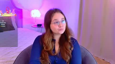 Snapshot of velvetvixencute chatting on October 2, 5:23 am velvetvixencute online show from October 2, 5:23 am
