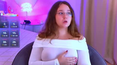 Snapshot of velvetvixencute chatting on October 5, 5:56 am velvetvixencute online show from October 5, 5:56 am