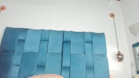 venezolana_caro online show from April 1, 1:41 pm