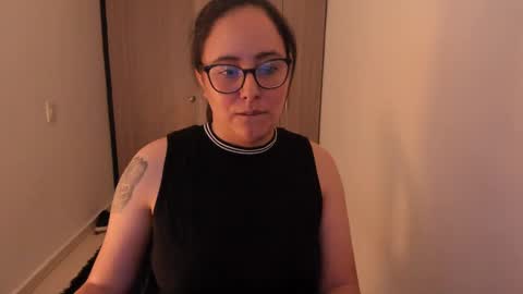 Snapshot of venus_cat_ chatting on October 12, 9:28 pm Venus online show from October 12, 9:28 pm