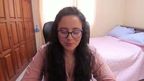 Snapshot of venus_cat_ chatting on October 1, 3:17 pm Venus online show from October 1, 3:17 pm