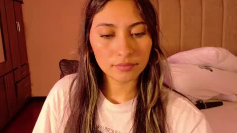 Mary online show from April 18, 8:09 pm