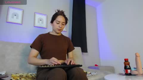 Venus online show from April 24, 7:27 pm