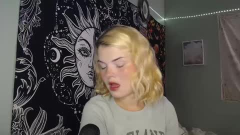 Snapshot of venusastar chatting on September 27, 1:46 am Miss Venus online show from September 27, 1:46 am