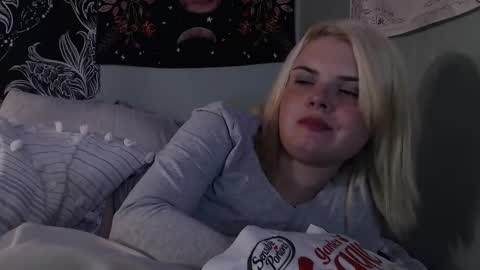 Snapshot of venusastar chatting on October 15, 5:21 am Miss Venus online show from October 15, 5:21 am