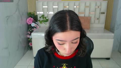 venuss online show from December 18, 1:49 pm