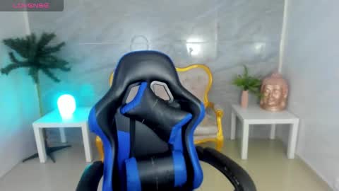 venuss online show from October 28, 2:01 pm