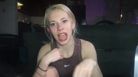 venustheflytrap online show from March 2, 5:08 am